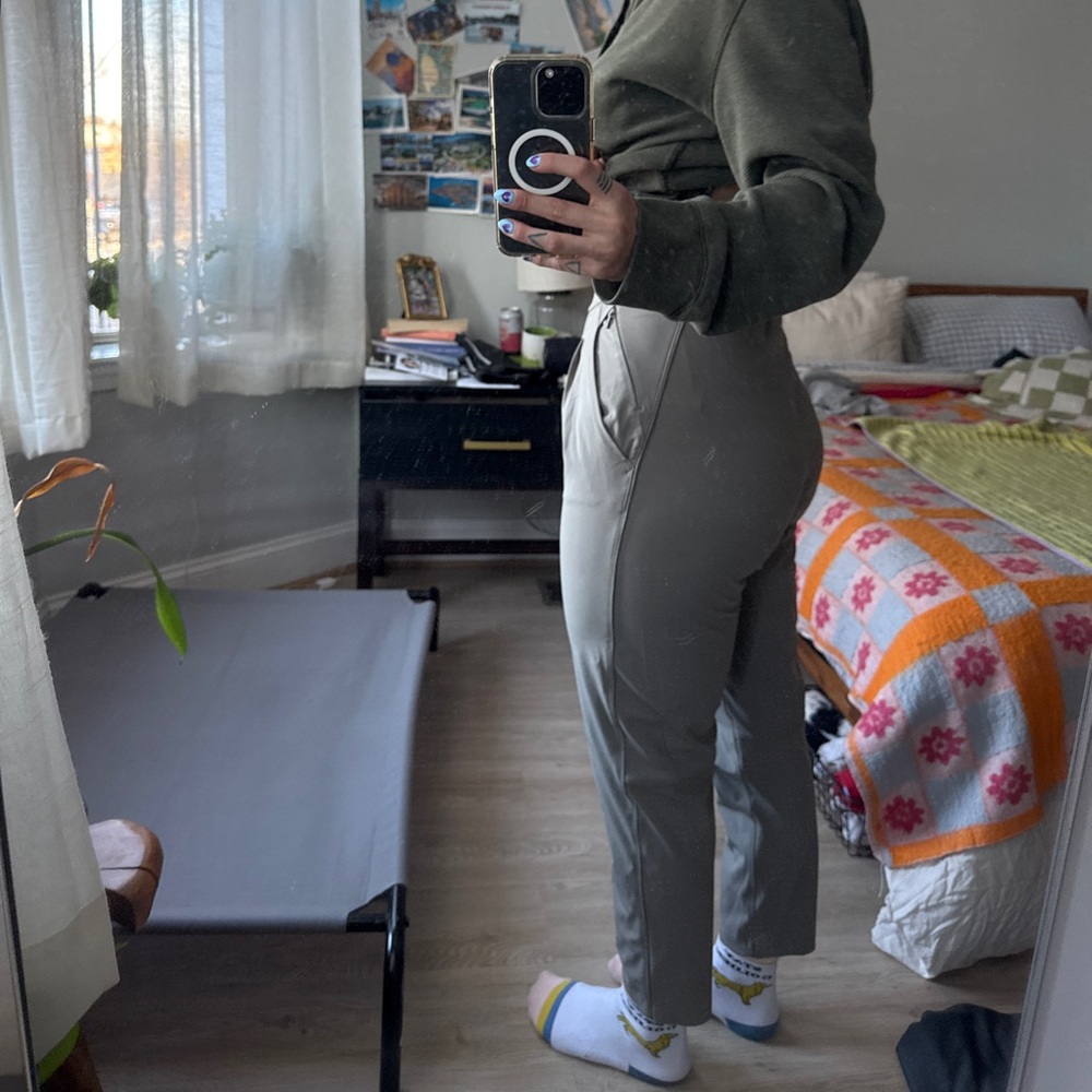 Lululemon Essential High-Rise Trouser Size 6 Pants - Picture 9 of 11